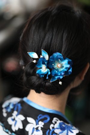 Retro Velvet Flower Hairpin Headdress - Ancient Style Hanfu Accessory for Qipao - Ming Dynasty Court Floral Ornament in Blue