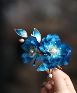 Retro Velvet Flower Hairpin Headdress - Ancient Style Hanfu Accessory for Qipao - Ming Dynasty Court Floral Ornament in Blue