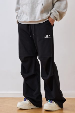 Retro Wide-Leg Cargo Pants with Pleated Design - Casual Sports Pants for a Trendy 90s Y2K Look