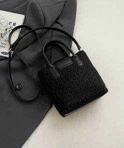 Retro Woolen Handbag for Women - Small Square Shoulder Crossbody Bag - Spring/Summer 2025 Fashion Accessory