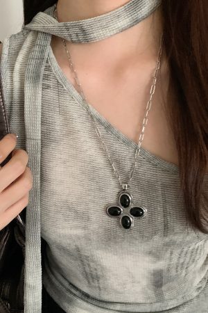 Retro Y2K Spicy Girl Style Long Layered Pendant Necklace for Women, Beaded Clavicle Chain, Subculture Jewelry