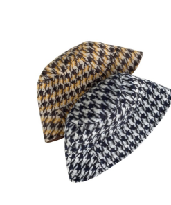 Reversible Milk White Checkered Fisherman's Bucket Hat - Korean Style Winter Accessory for Starry Nights