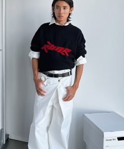 Roaring Beast Black Mixed Yarn Jacquard Logo Sweater - Cozy Knit, Trendy Streetwear, Y2K Fashion