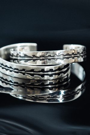 Roaring Beast Spine Engraved 925 Silver Bracelet - Statement Jewelry, Unique Design, Gothic Style, Perfect for Casual or Evening Wear