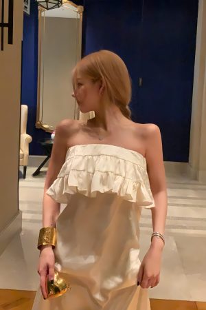 Ruffled Strapless Dress in Korean Celebrity Style, Sweet Atmosphere, Large Skirt for Vacation Photo Shoot, Perfect Y2K Fashion