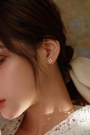 S925 Pure Silver Small Geometric Triangle Square Stud Earrings - Trendy Elegant Accessories for Modern Minimalist Style