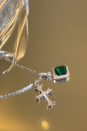 S925 Pure Silver Vintage Cross Necklace with Jade Green Zircon - High-End Light Luxury Accessory for Versatile Style