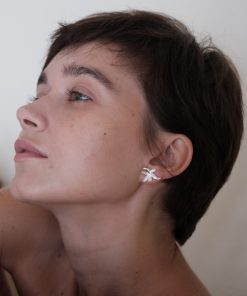 S925 Pure Silver White Iris Flower Stud Earrings for Women - Niche Matte Petal Design, Floral Jewelry, Trendy Fashion Accessory