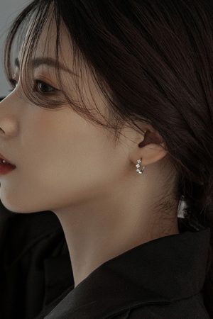 S925 Silver Diamond-Shaped Ear Clips - High-End Trendy Earrings for Women - Niche Design 2025 Fashion Jewelry