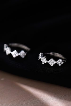 S925 Silver Diamond-Shaped Ear Clips - High-End Trendy Earrings for Women - Niche Design 2025 Fashion Jewelry