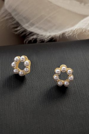 S925 Silver Needle Pearl Earrings - Minimalist Round Studs, Exquisite Korean Style, Versatile Mini Ear Jewelry for Women