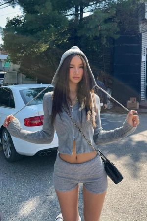 Science Lab Outfit College, Neutral Casual Outfits - Knitted Shorts