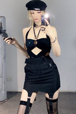 Sexy Hollow-Out Halter Neck Tank Top and Faux Two-Piece Outfit - Trendy Y2K Style for a Chic Look