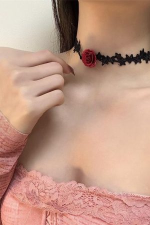 Sexy Lace Choker Collar for Women, Gothic Long Woven Red Rose Necklace, Dark Style Fashion Accessory