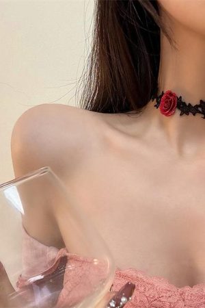 Sexy Lace Choker Collar for Women, Gothic Long Woven Red Rose Necklace, Dark Style Fashion Accessory