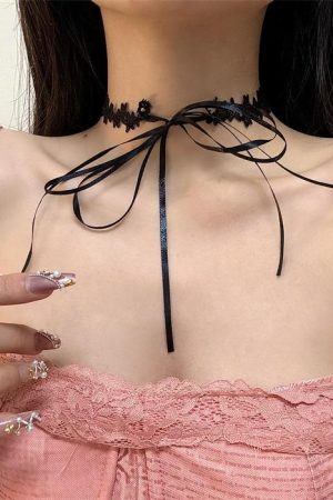 Sexy Lace Choker Collar for Women, Gothic Long Woven Red Rose Necklace, Dark Style Fashion Accessory