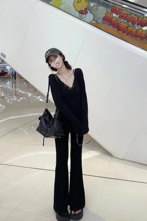 Sexy Lace Splicing Camisole with Chest Pad - V-Neck Sleeveless Top for Women, Perfect for Y2K and Casual Fall Fashion