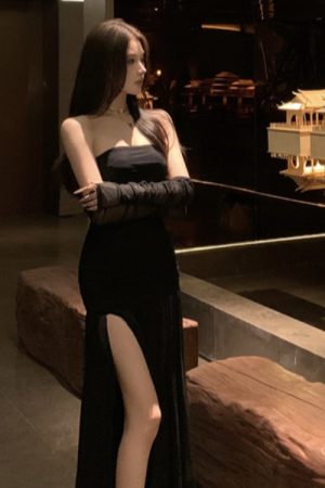 Sexy One-Shoulder Black Strapless Long Dress with French Ruffles and High Slit - Elegant Evening Gown for Women, Y2K Style