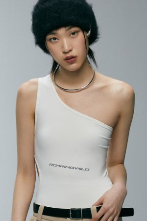 Silver Arc-Shaped Collar Necklace - Roaring Beast Design, Statement Jewelry, Chic Accessories, Fashion-forward Style