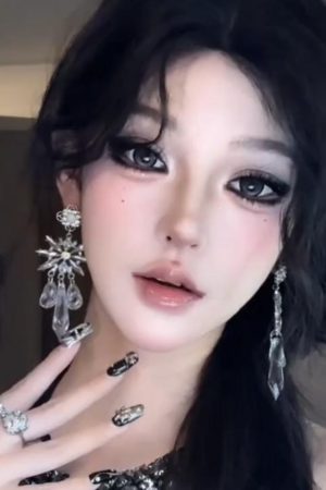 Silver Crystal Flower Long Tassel Water Drop Dangle Earrings - Elegant Luxury Studs for Women - High-End Fashion Statement