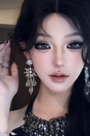 Silver Crystal Flower Long Tassel Water Drop Dangle Earrings - Elegant Luxury Studs for Women - High-End Fashion Statement