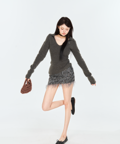 Silver Dream Fashion Set: Women's V-Neck Long Sleeve Knitted Top with Sequins & Frayed Hem Mini Skirt - Chic Wool Blend Ensemble