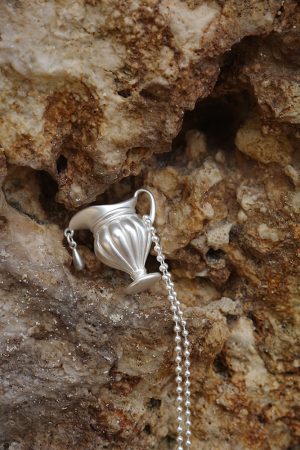 Silver Flower Vase Pendant Necklace for Women, Unique Creative Design, 2025 Trendy Jewelry, Elegant Floral Statement Piece