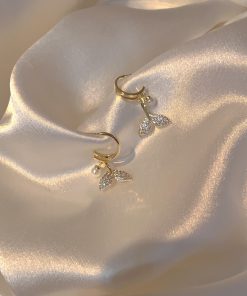 Silver Needle Mermaid Pearl Stud Earrings - Minimalist 2025 Trend, Niche Design Pendant, High-End Light Luxury Ear Accessories for Women