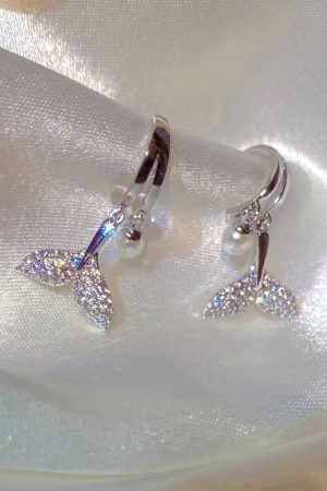 Silver Needle Mermaid Pearl Stud Earrings - Minimalist 2025 Trend, Niche Design Pendant, High-End Light Luxury Ear Accessories for Women