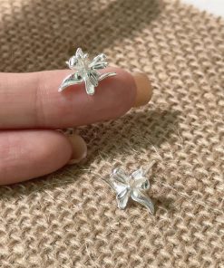 Silver-White Iris Flower Earrings for Women - Elegant Minimalist Light Luxury Design, Perfect for Commuting and Everyday Wear