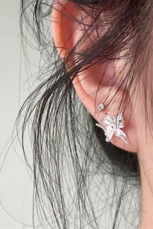 Silver-White Iris Flower Earrings for Women - Elegant Minimalist Light Luxury Design, Perfect for Commuting and Everyday Wear