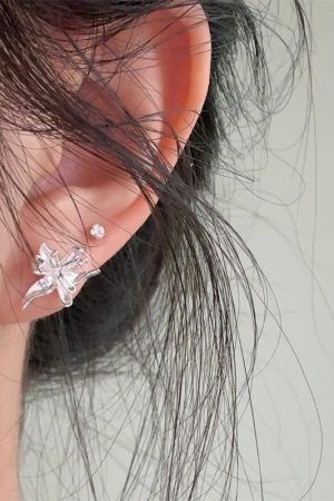 Silver-White Iris Flower Earrings for Women - Elegant Minimalist Light Luxury Design, Perfect for Commuting and Everyday Wear