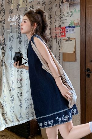Sleeveless Embroidered Color-Blocking Dress for Women - French Style, 2025 Summer Collection, Elegant Niche Design