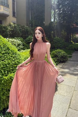 Sleeveless Pleated Chiffon Dress for Women, Water Lily Print, Long Summer Dress, Perfect for Influencers, Y2K Fashion Style