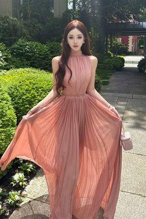 Sleeveless Pleated Chiffon Dress for Women, Water Lily Print, Long Summer Dress, Perfect for Influencers, Y2K Fashion Style