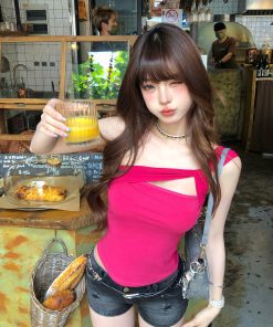 Slim Fit Black Camisole Top - South Li Xiang Korean Drama Style, Hot Girl Aesthetic, Summer Essential for Chic Outfits