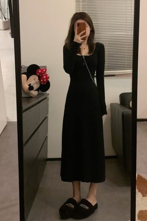 Slim Fit Black Knitted Dress for Women - French Square-Neck, Long Sleeve, Flattering Design, Perfect for Early Spring and Y2K Style