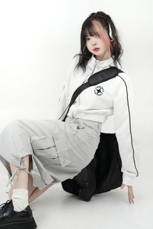 Slim Fit College Style Short Jacket for Women, Casual Zipper Cardigan, Autumn 2025, Stand Collar, Trendy 90s Inspired Outerwear