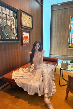 Slim Fit Off-Shoulder Two-Piece Dress Set in Knitted Socialite Style - Supermodel Ballet Inspired Fashion