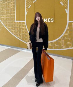 Slim Fit Wine Glass Leg Pants for Women - Flattering Casual Jeans for Spring and Summer, Elongating Style for Tall Women