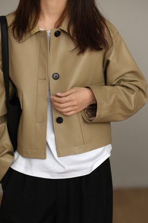 Slim-Fitting Short Lambskin Jacket - Stylish Loose Genuine Leather Top for a Chic Look, Perfect for Everyday Wear