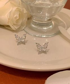 Small Butterfly Pearl Clip-On Earrings - Light Luxury Niche Studs, High-End Ear Accessories for Women, No Piercing Required