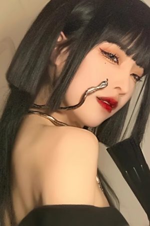 Snake-Shaped Bracelet Necklace for Women - Dark Style Neck Accessory, Gold Collar for Spicy Girls, Halloween Decor