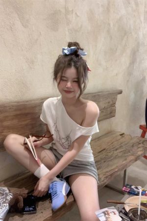 Soft and Breathable Off-Shoulder Short-Sleeve T-Shirt for Women, Casual Printed One-Shoulder Top, Trendy Y2K Fashion