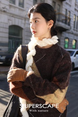 Soft Light Mohair Round Neck Pullover Sweater with Melange Diamond Pattern - Cozy Fashion for Fall and Winter