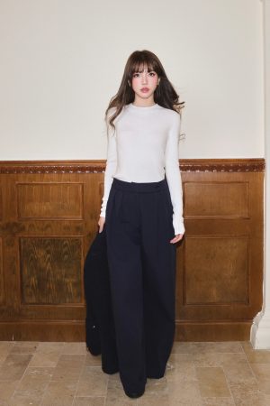 Soft Mercerized Wool Blend Long Sleeve Knitted Top for Women - Half-High Collar, Skin-Friendly, Cozy Fashion Essential