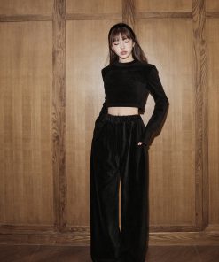 Soft Slim-Fit Cropped Long-Sleeve Top & Pants Two-Piece Set for Women - Comfortable Casual Chic Outfit