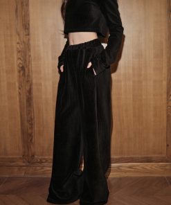 Soft Slim-Fit Cropped Long-Sleeve Top & Pants Two-Piece Set for Women - Comfortable Casual Chic Outfit