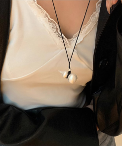 Solid Black Gourd Pendant Rope Necklace for Girls - Light Luxury High-End Chinese Style Accessories