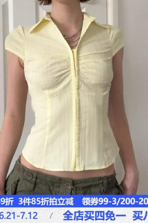 Solid Color Classic Lapel Shirt with Waist-Cinching Slim Fit - Gentle Wood Tone Short Top for Y2K and Korean Style Fashion
